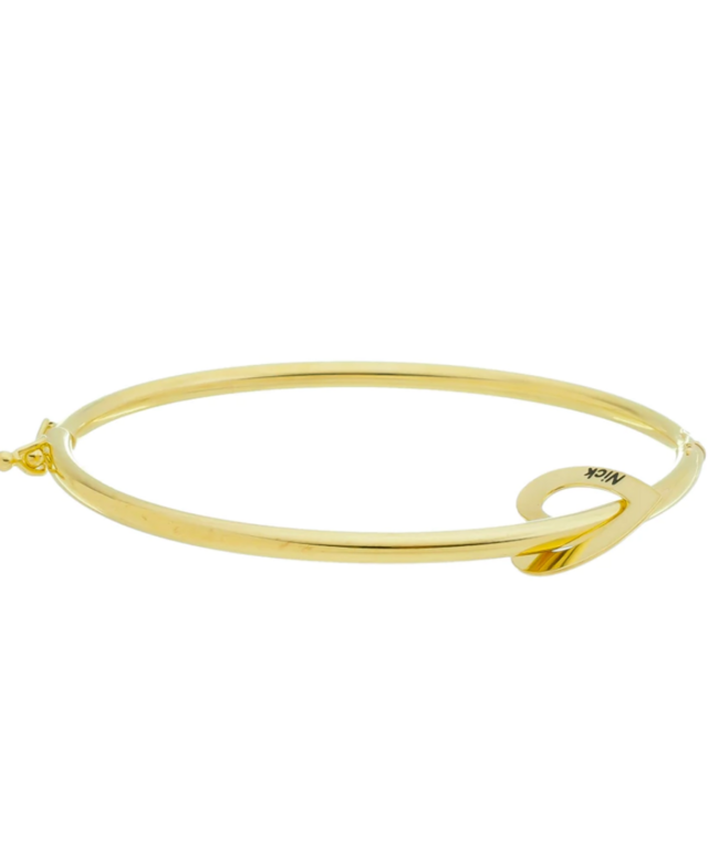 Bracelete Liso com Pingente Coração Banhado a Ouro (SEMIJOIA)