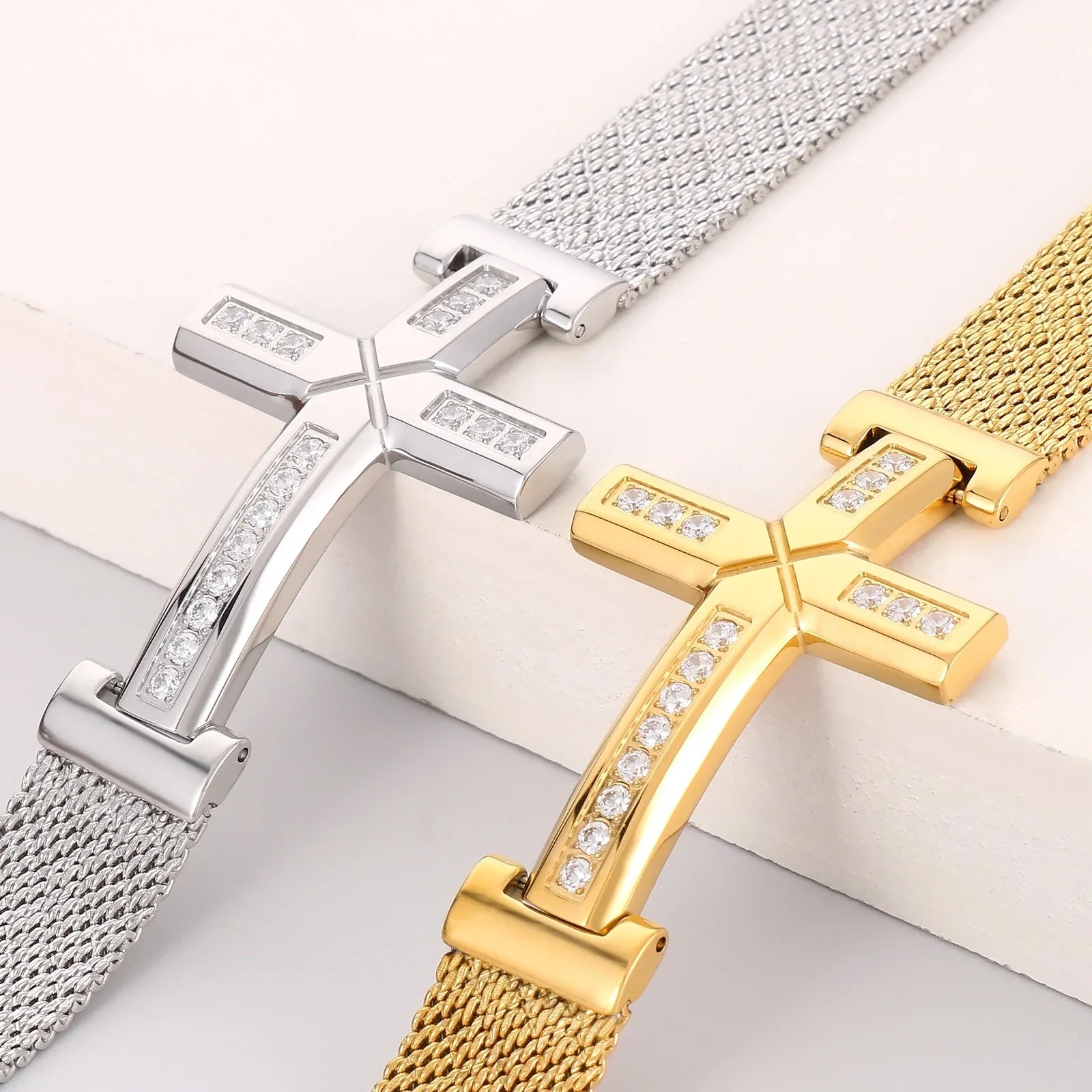 Pulseira Crucifixo Folheada a Ouro